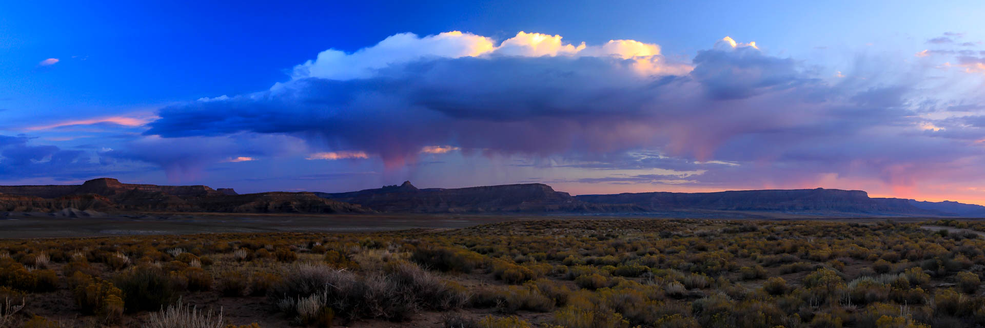 Morning thunderstorm on the Kaiparowits Plateau