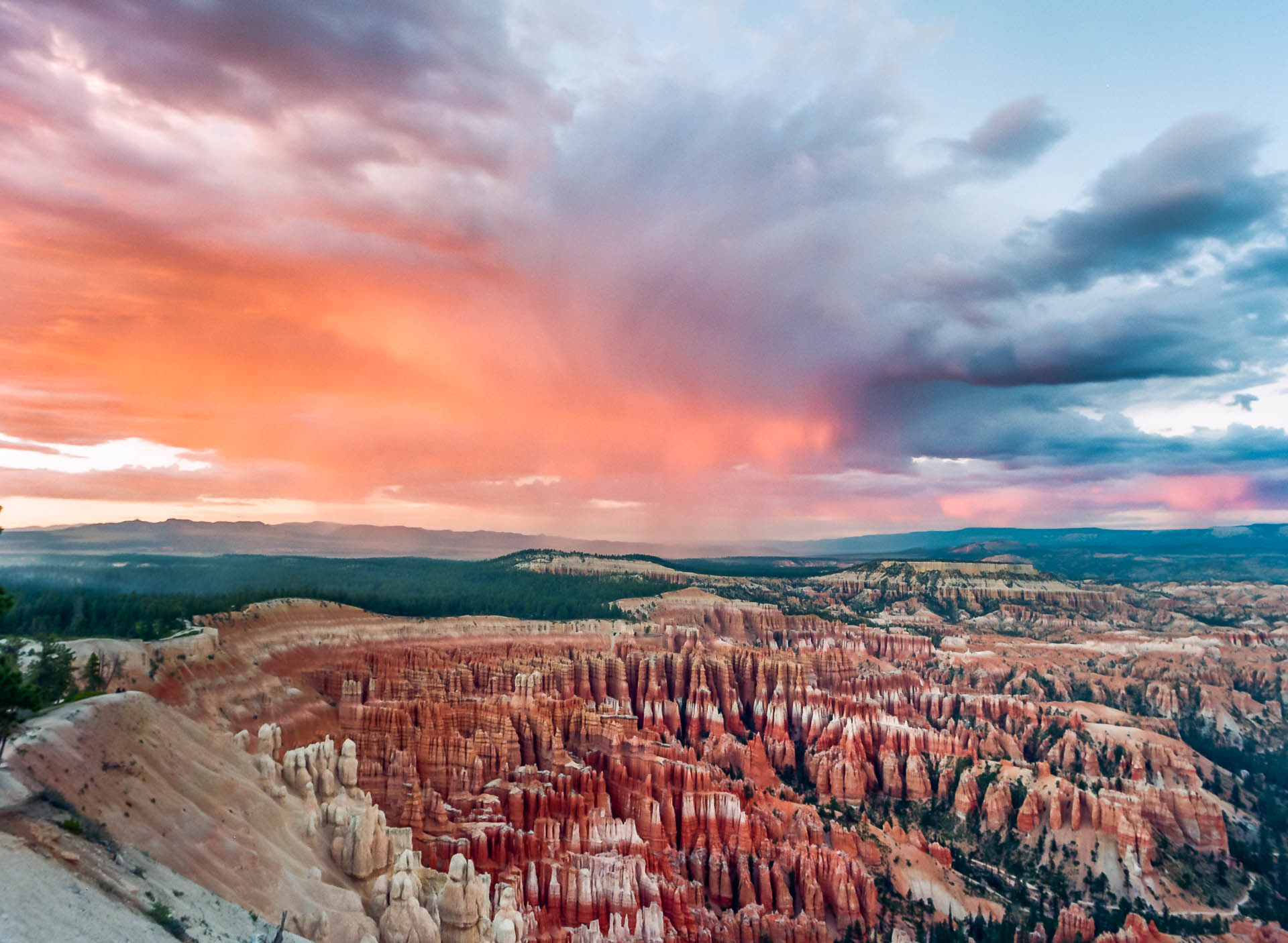 Tormented sunset in Bryce Canyon